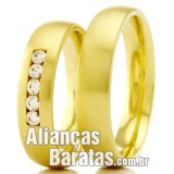 Alianças baratas em ouro